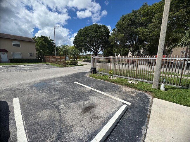 Foto del edificio - 15250 SW 80th St