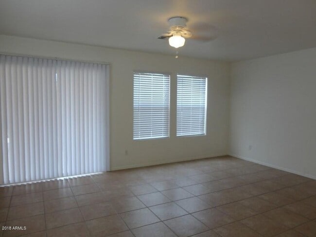 Foto del edificio - WATERFORD SQUARE COMMUNITY 3 BED 2.5 BATH