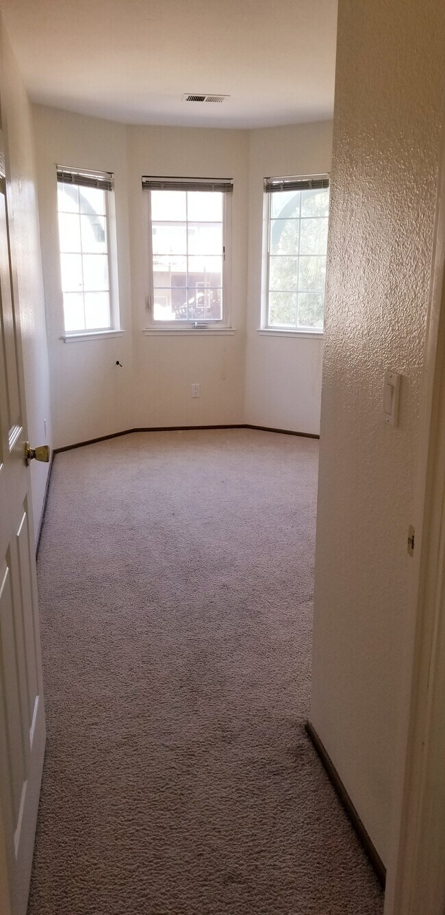 Building Photo - 1520 Adeline St