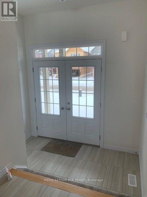 Building Photo - 8 Gourlay Farm Ln