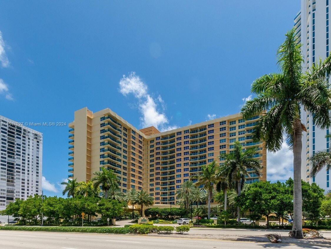 Primary Photo - 2501 S Ocean Dr