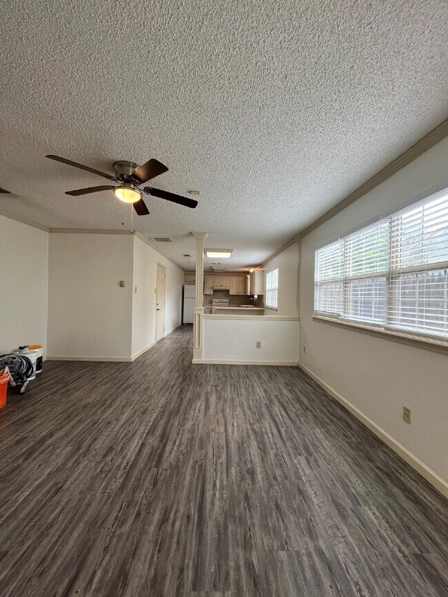 Foto del edificio - Beautiful, Remodeled Home