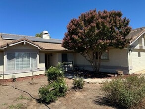 Building Photo - 193 Riverbank Ln