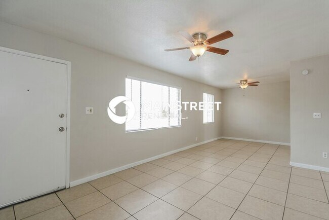 Building Photo - 3 Bedroom Pet-Friendly Home in TUCSON, AZ with Main Street Renewal