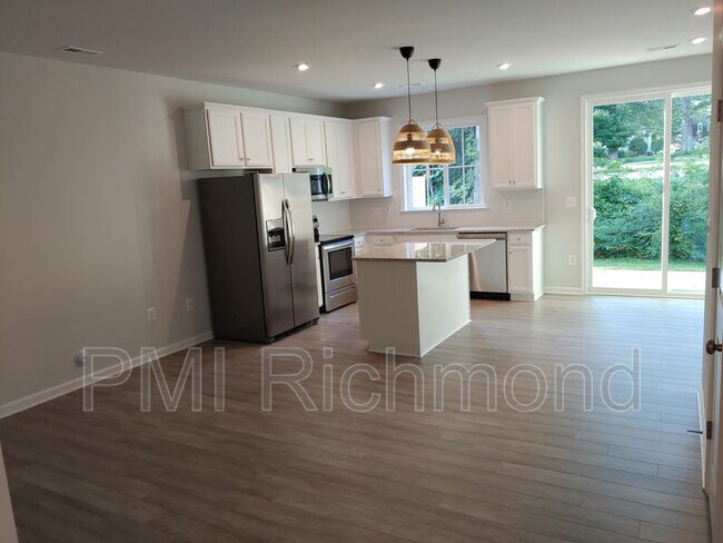 Building Photo - 9248 St Charles Cir