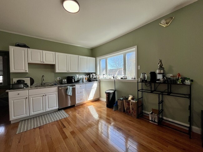 Building Photo - 45 Martin St
