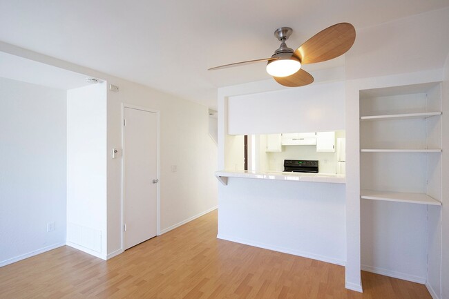 Foto del edificio - *OPEN HOUSE: 5/3 9:30-10:30AM*  Gorgeous 2...
