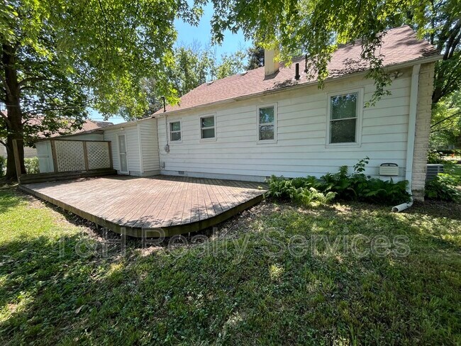 Building Photo - 8918 Birch St