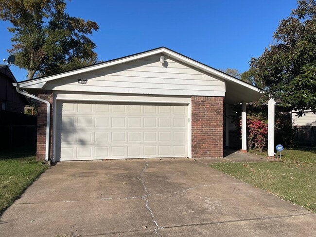 Building Photo - Beautifully Maintained Single-Level Home