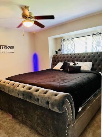 Foto del edificio - 7407 Chastain Park Dr NE