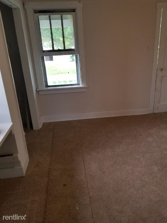 Building Photo - 2 br, 1 bath House - 807 Toman Avenue