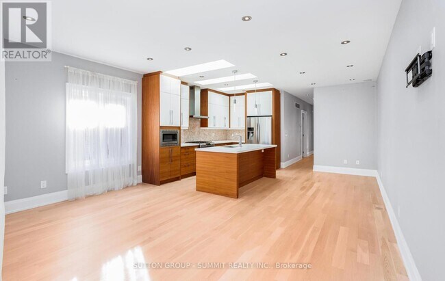 Photo du bâtiment - 1050 Caven St