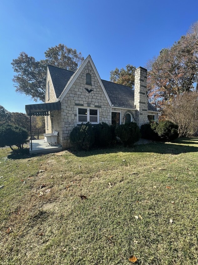 360 Woodys Lake Rd, Madison Heights, VA 24572 House Rental in Madison