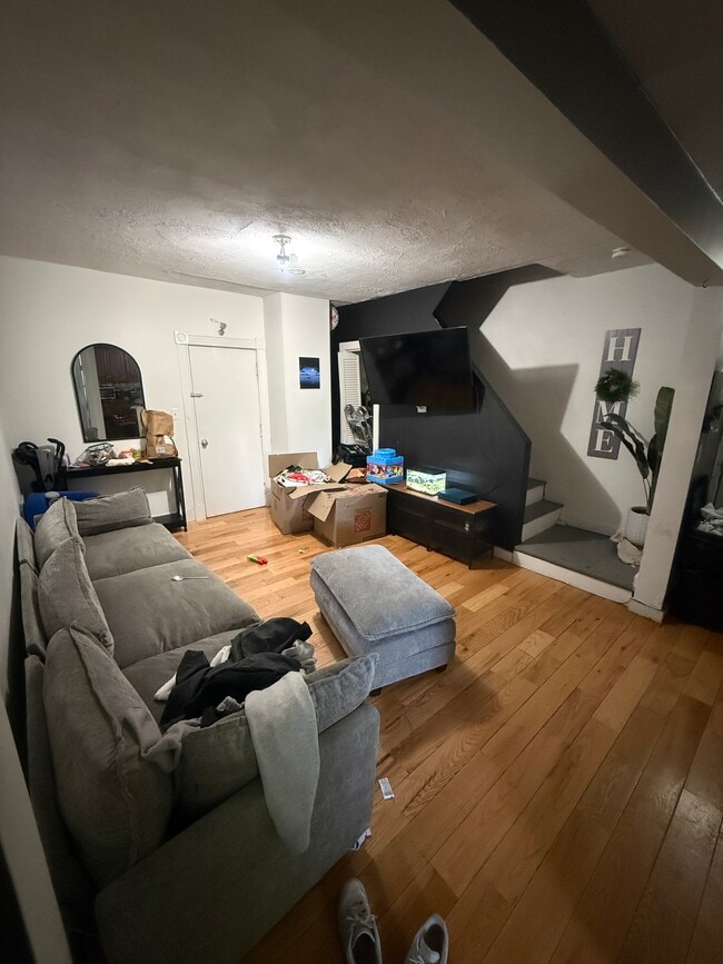 Building Photo - 509 Medford St