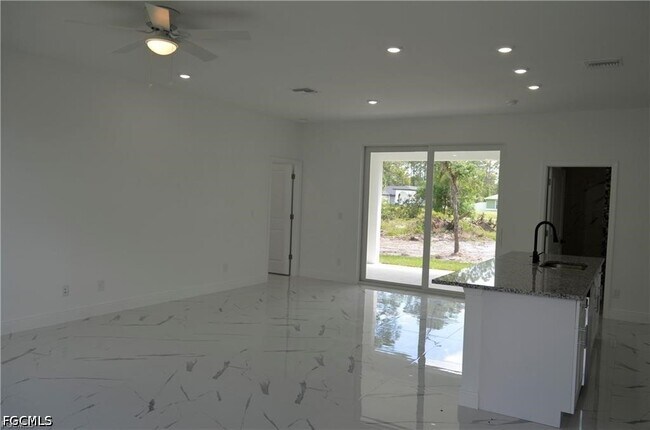 Building Photo - 2611 Carol Pl
