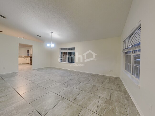 Foto del edificio - 2326 Creekfront Drive