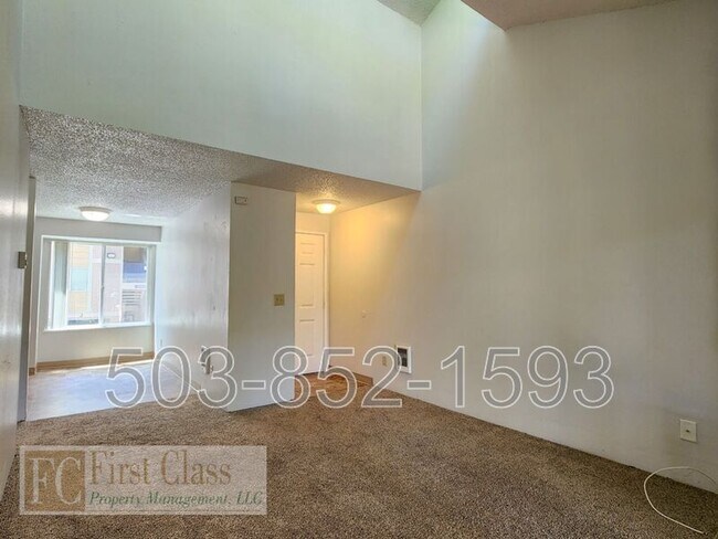 Building Photo - 3618 SW Beaverton Hillsdale Hwy