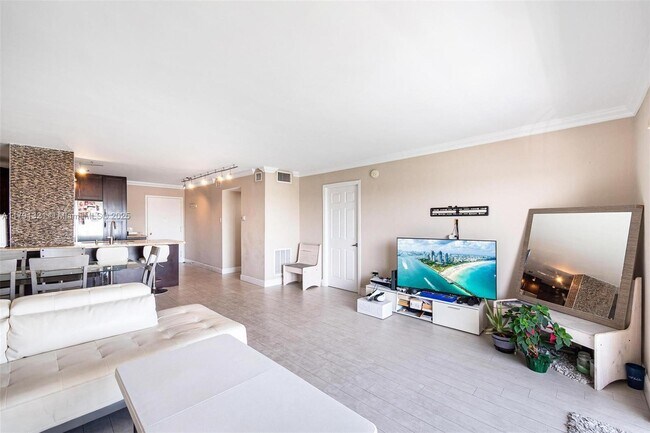 Foto del edificio - 110 S Shore Dr