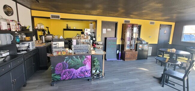 Building Photo - 2105 N Broadway St