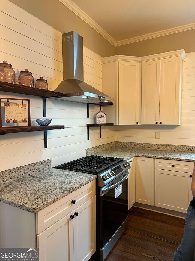 Foto del edificio - 46 Akron St