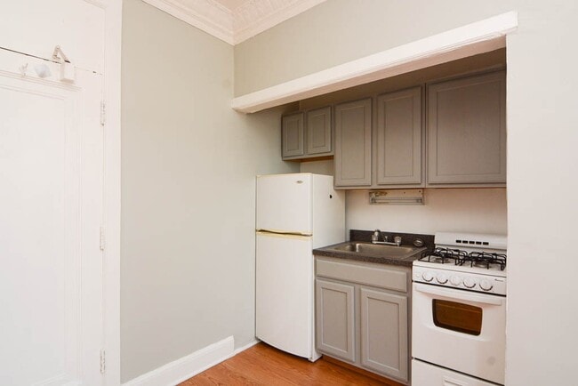 Building Photo - 3834 N Fremont