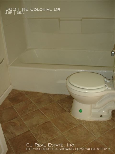 Foto del edificio - 3831 NE Colonial Dr