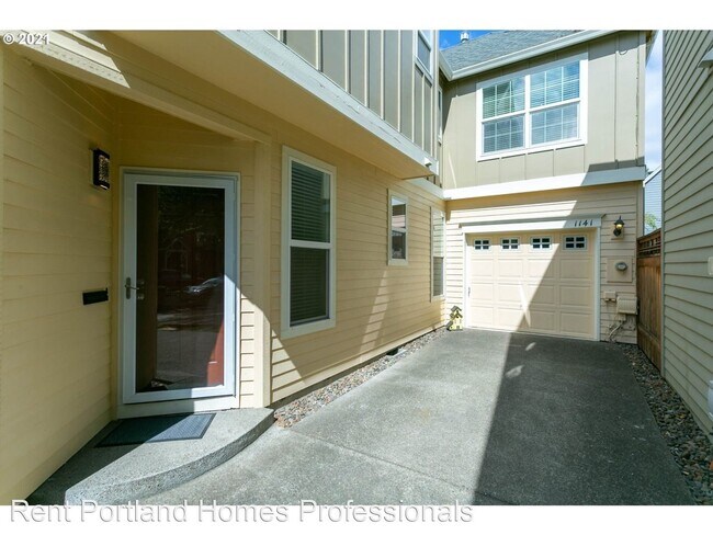 Foto del edificio - 3 br, 2.5 bath House - 1141 SE Tamango St