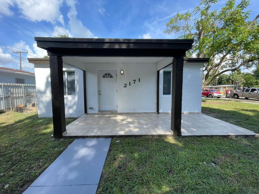 Foto principal - 4 bedroom in Opa Locka FL 33054