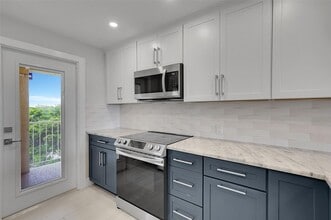 Building Photo - 3051 N Course Dr