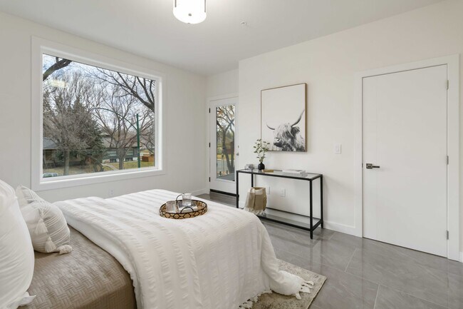 Building Photo - 1414 Main St