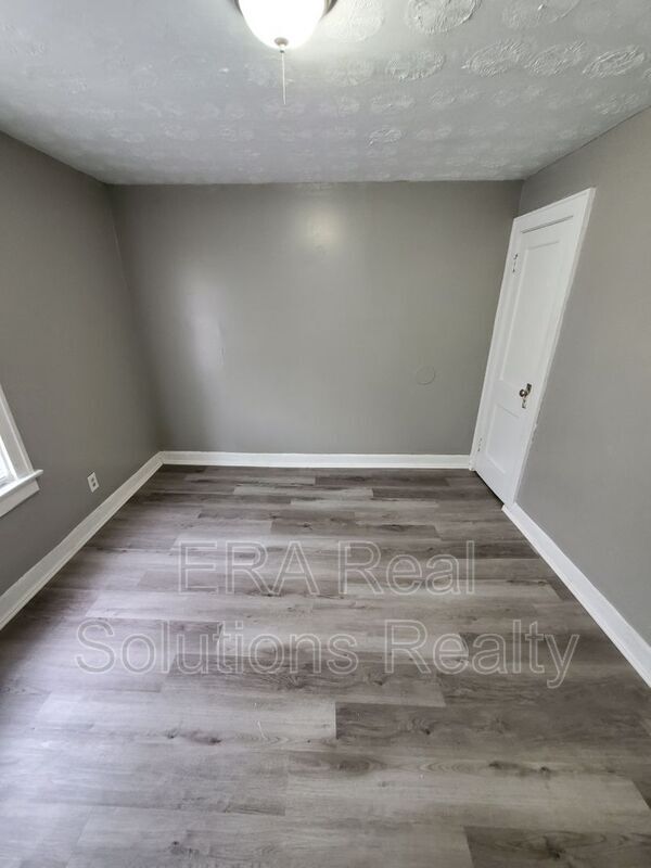 Building Photo - 256 S Princeton Ave