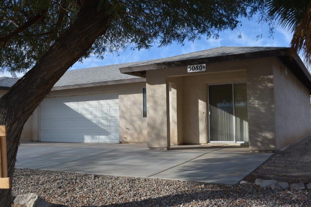 Primary Photo - 5080-5090 S La Calzada Dr