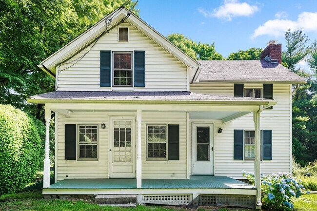 Building Photo - 2993 High Ridge Rd