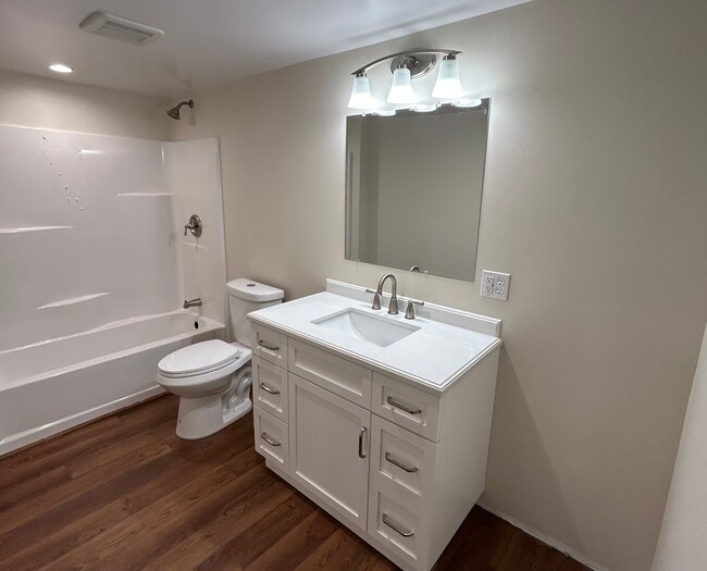 Baño - 1999 Valley Rim Rd