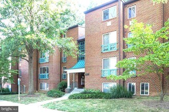 Building Photo - 11803 Breton Ct