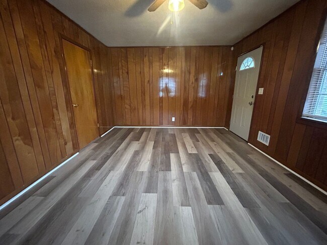 Foto del edificio - 1209 Hancock St