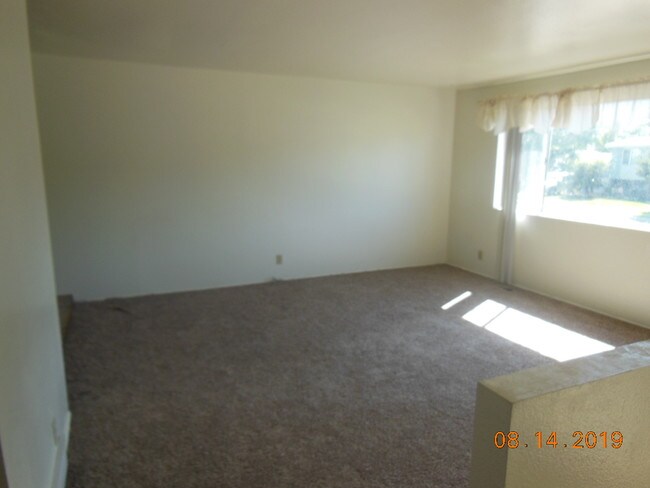 Sala de estar - 5013 Dyer Ln