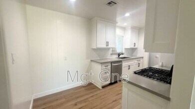 Building Photo - 4157 Kingsbury Pl