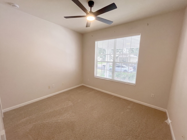 Foto del edificio - 13244 Strode Ln