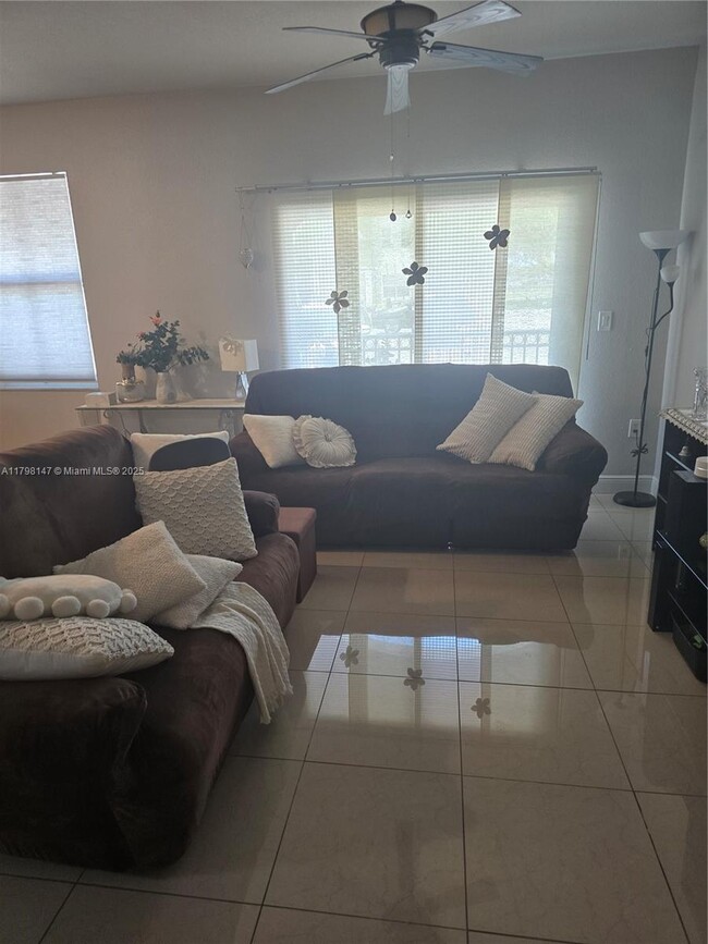 Foto del edificio - 10902 NW 83rd St