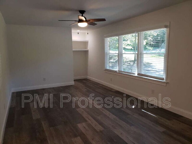 Building Photo - 3653 Cedar St