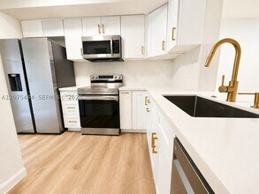 Building Photo - 2548 Centergate Dr