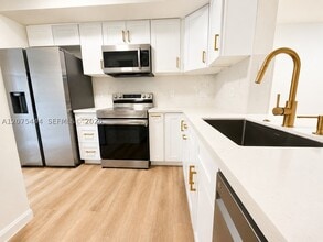 Building Photo - 2548 Centergate Dr
