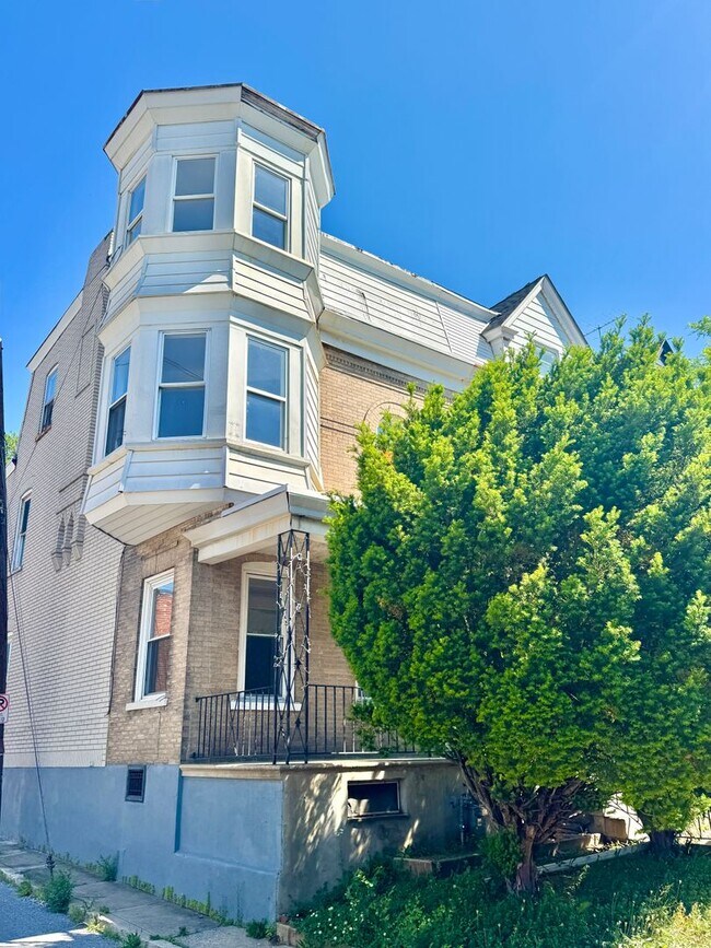Building Photo - 535 Tilghman St