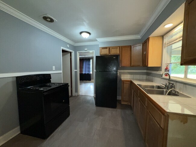 Foto del edificio - 3030 Oak Forest Dr