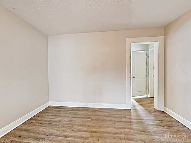 Building Photo - 1511 N Davidson St