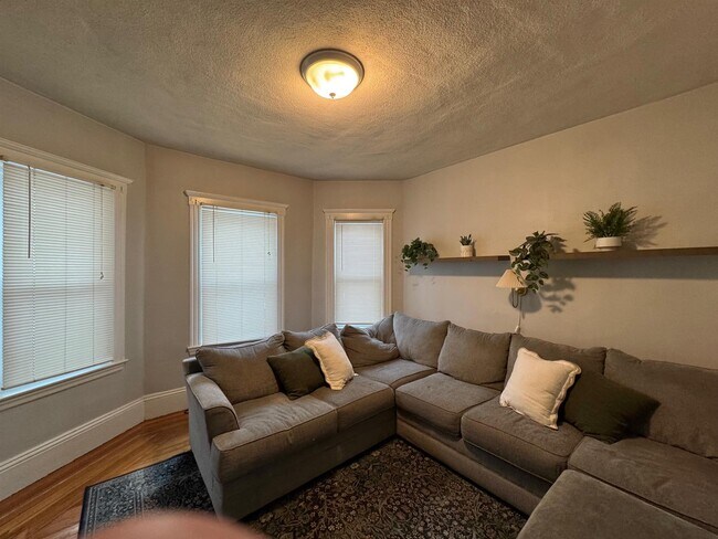 Foto del edificio - 22 Spencer Ave