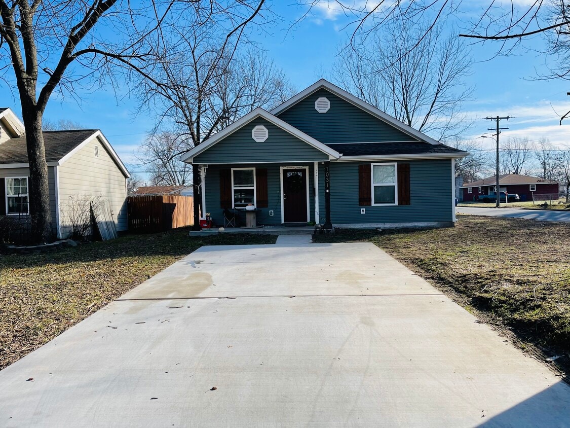 1031 S Monroe Ave, Joplin, MO 64801 House Rental in Joplin, MO