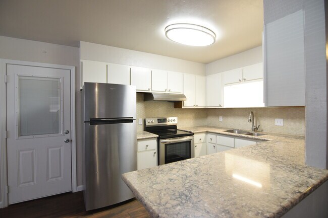 Foto del edificio - 2105 S 51st Terrace St