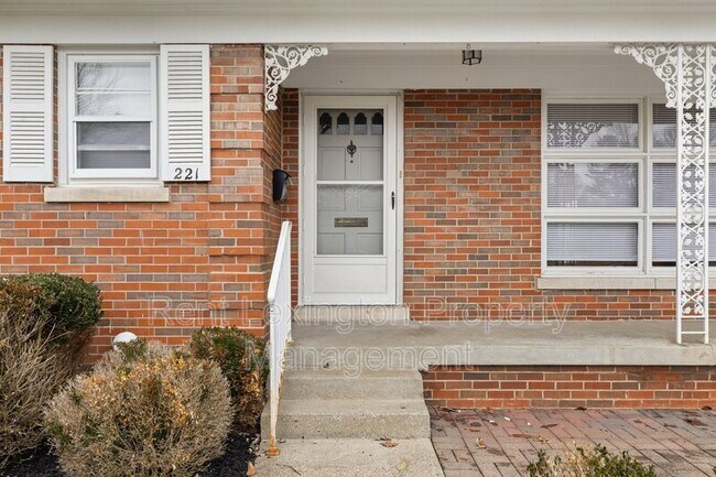 Foto del edificio - 221 Leawood Dr